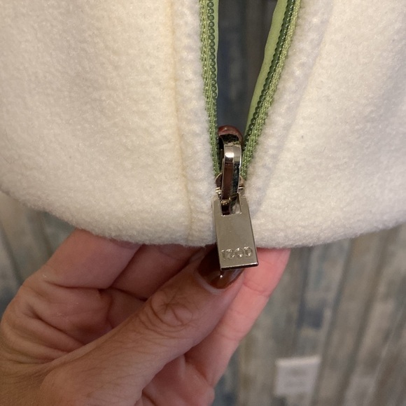 IZOD Women's Reversible Lime Green/White Quilted Puffer Vest | Large NWOT - Picture 5 of 13